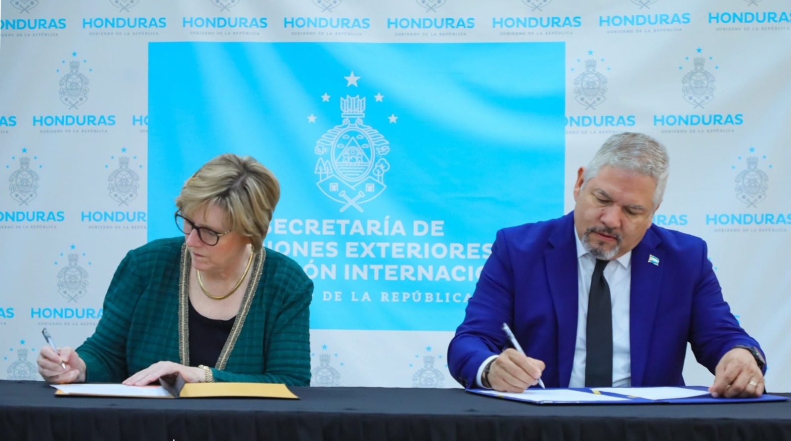 Honduras y Estados Unidos firman convenio de Alianza para la Protección de las Mujeres y los Menores